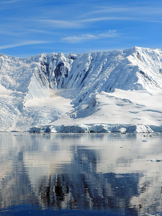 AQ1113LN2031_antarctic-peninsula-fournier-bay.jpg [&copy; Last Frontiers Ltd]