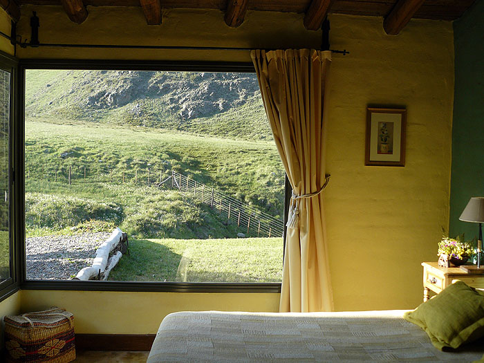 AR1107SM102_rancho_e_cuero.jpg [&copy; Last Frontiers Ltd]