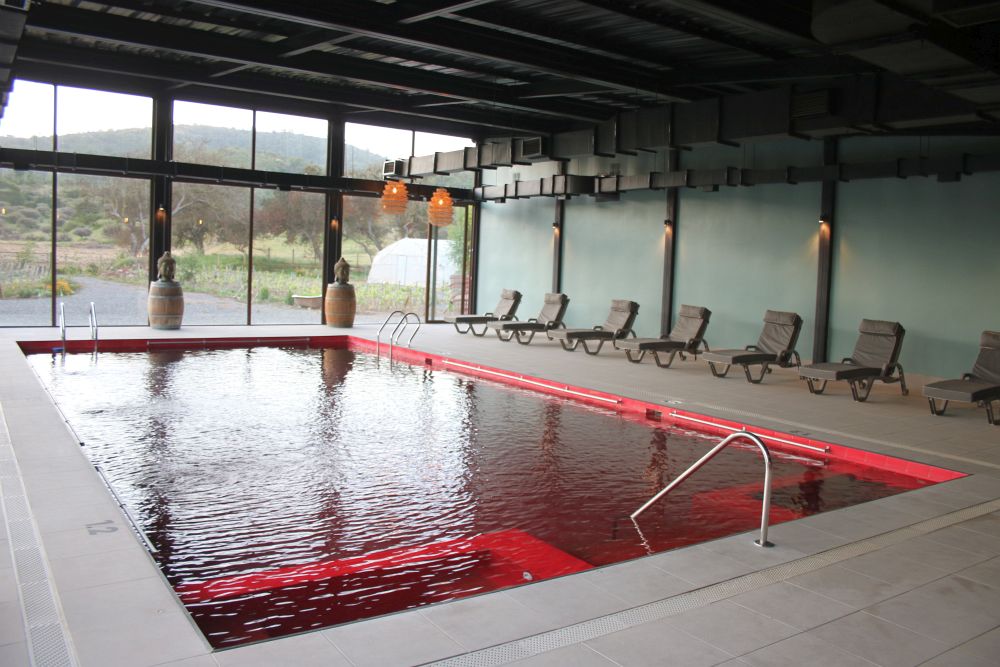 CL2410LD589_casablanca-bcw-indoor-pool.jpg [&copy; Last Frontiers Ltd]