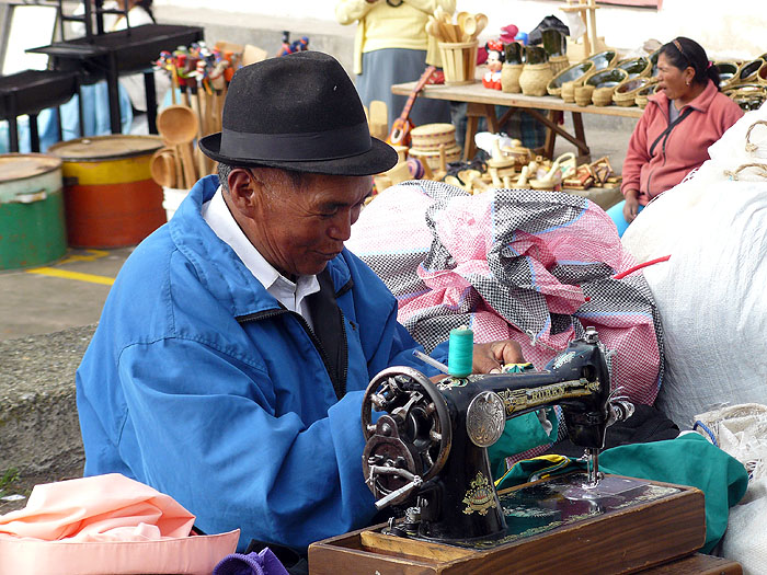 EC1208SM293_saquisili-market.jpg [&copy; Last Frontiers Ltd]