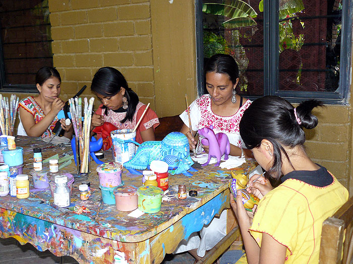 MX0511SM0179_fuentes-family-woodcarvers-san-martin-tilcajete.jpg [&copy; Last Frontiers Ltd]