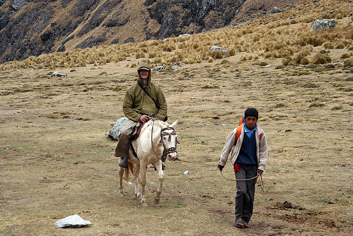 PE0907EP725_mlp_day3_trek.jpg [&copy; Last Frontiers Ltd]
