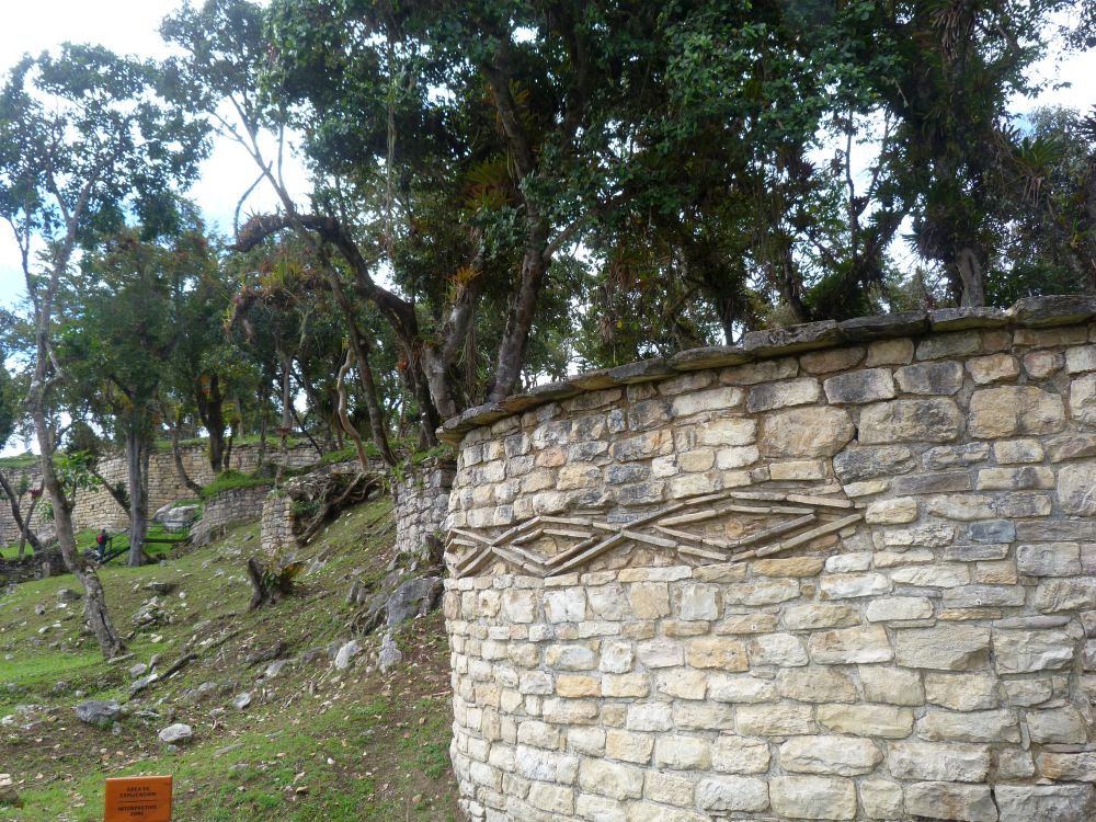 PE2506PC152_kuelap.jpg [&copy; Last Frontiers Ltd]