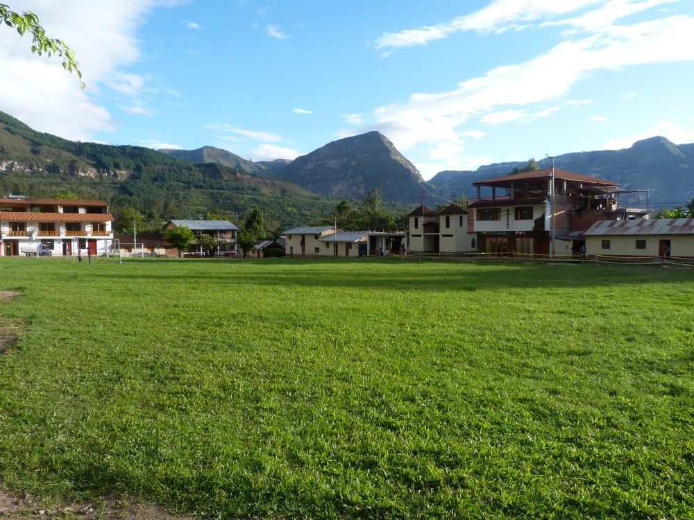 PE2506PC204_cocachimba-village.jpg [&copy; Last Frontiers Ltd]